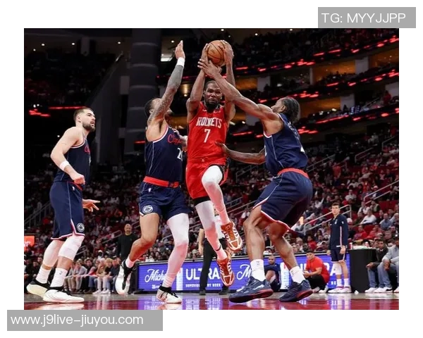 快船末节大胆尝试小卡搭配四替补阵容引发热议